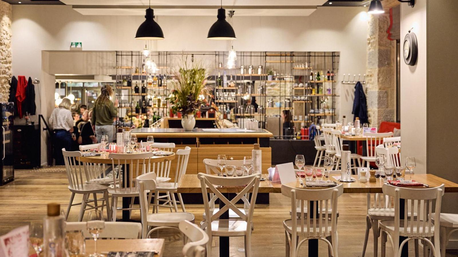 Le Comptoir Du Voyageur Aparthotel Arbois Ngoại thất bức ảnh