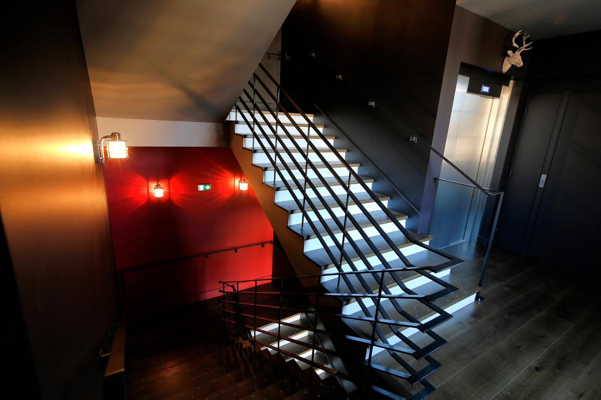 Le Comptoir Du Voyageur Aparthotel Arbois Ngoại thất bức ảnh